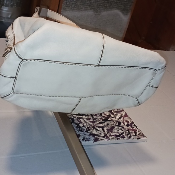 Michael Kors purse - Picture 8 of 8